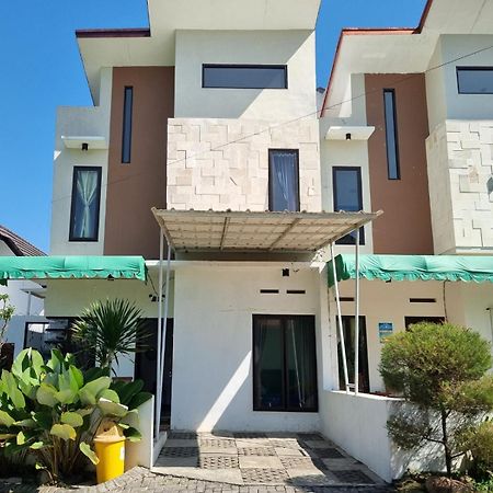Villa Estetik Di Malang Eksteriør bilde