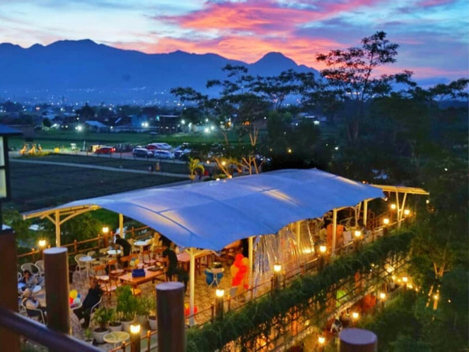 Villa Estetik Di Malang Eksteriør bilde