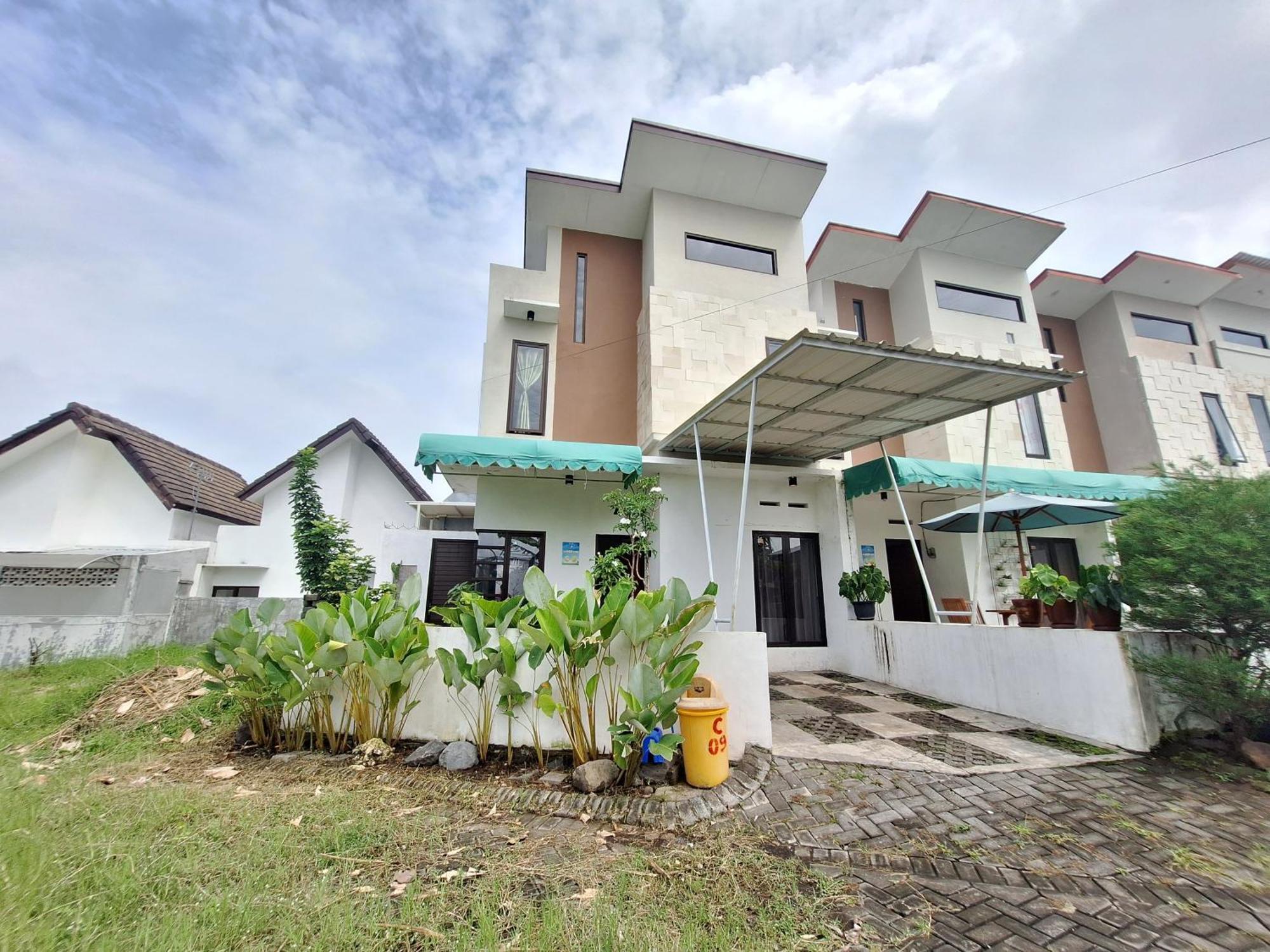 Villa Estetik Di Malang Eksteriør bilde